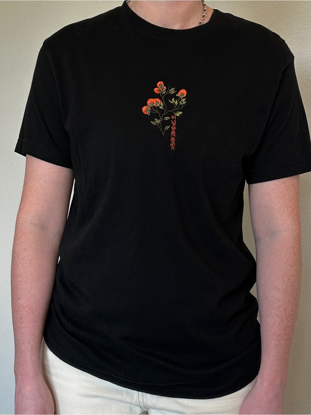Korean embroidery t-shirt